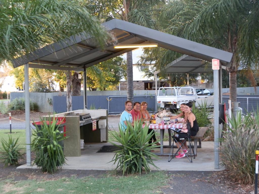 Narrabri Motel&Caravan Park Exteriör bild